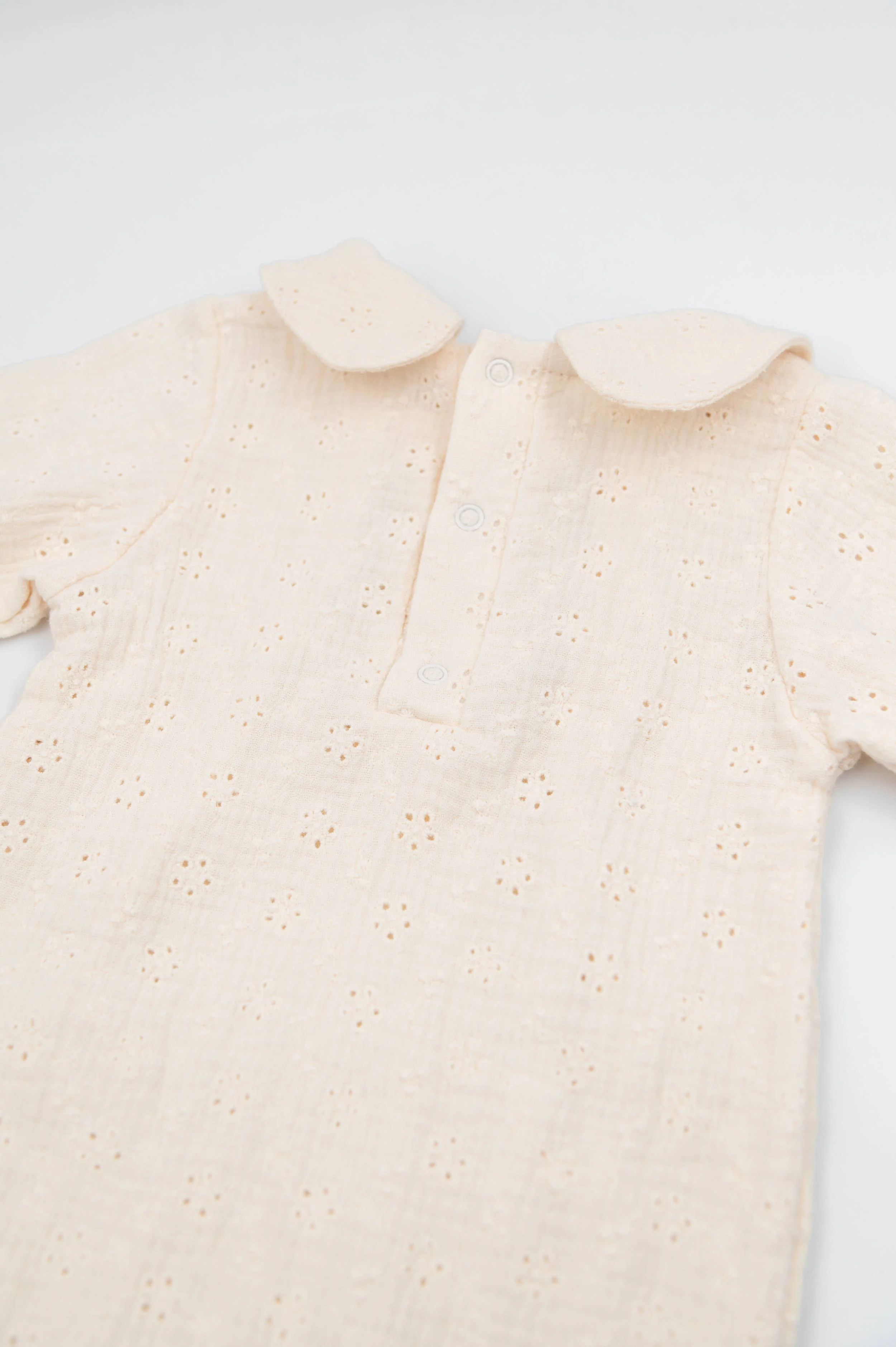 Tutina con colletto elegante