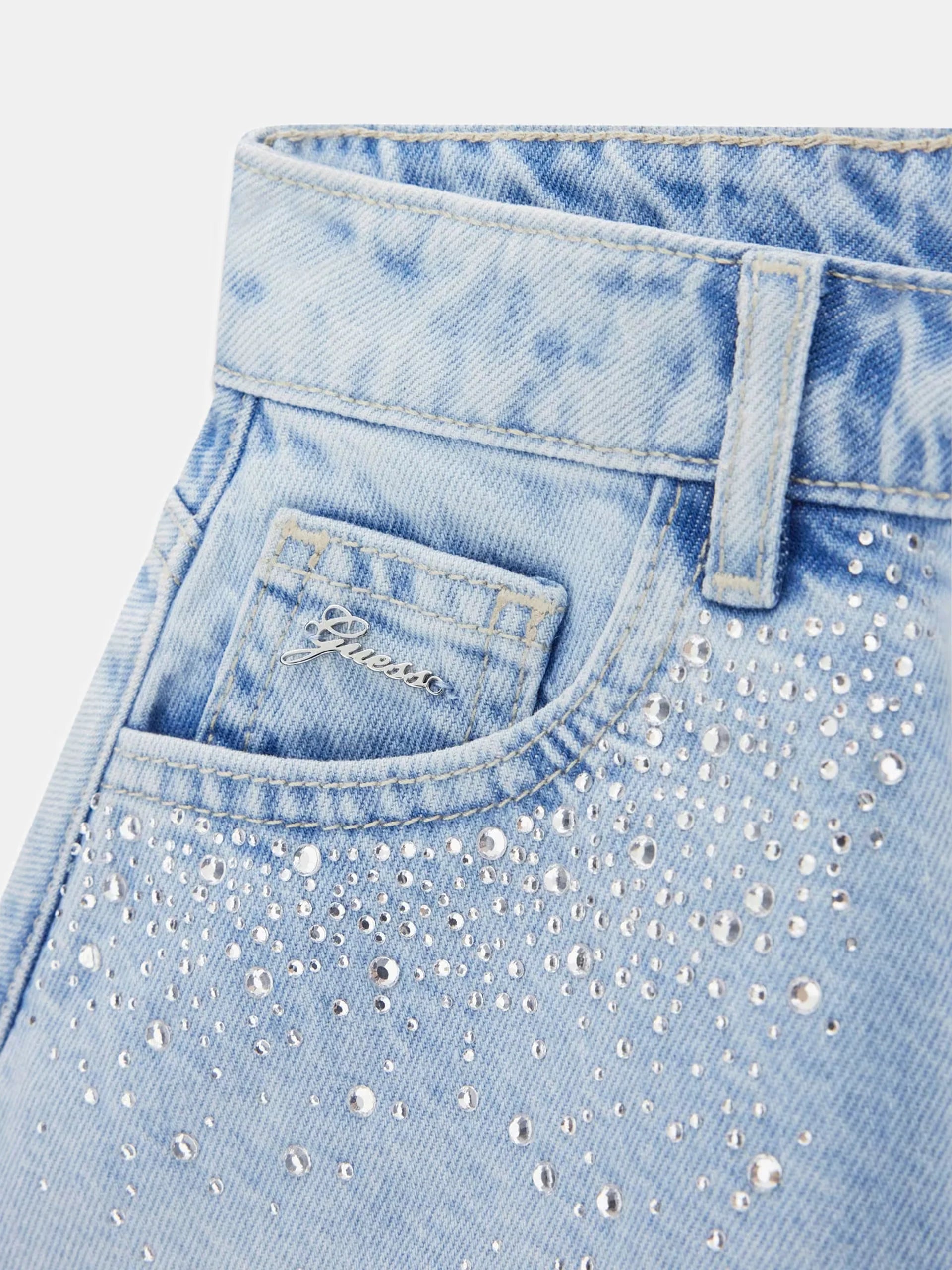 Pantaloncino in Denim Rigido.