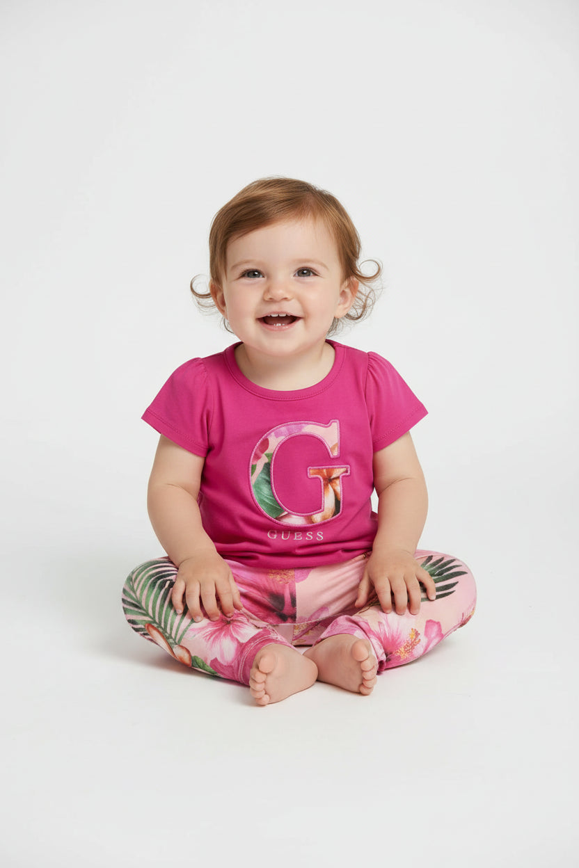 T-SHIRT + CAPRI LEGGINGS
