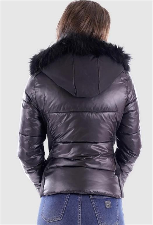 Piumino corto lucido con imbottitura trapuntata